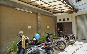 Reddoorz Jalan Sriwijaya Near Polda Jateng